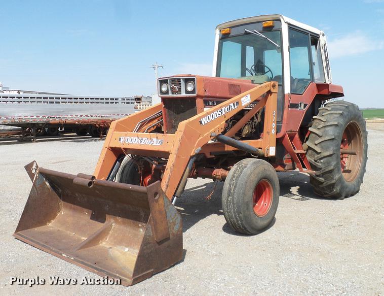 image for item DD1361 1981 International 1486 tractor