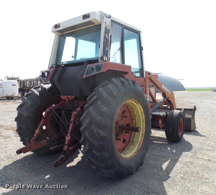 image for item DD1361 1981 International 1486 tractor