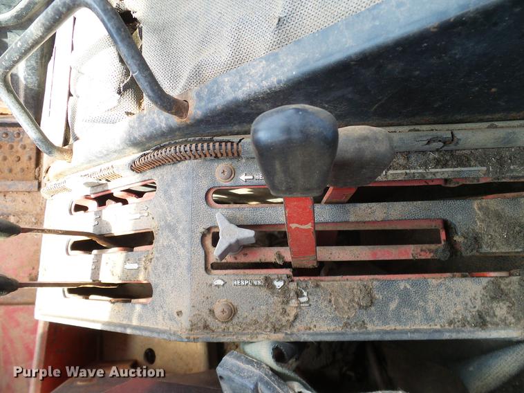 image for item DD1361 1981 International 1486 tractor