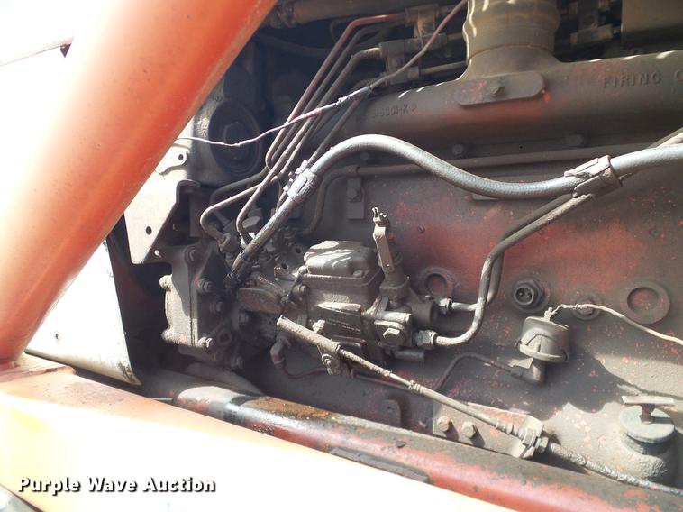 image for item DD1361 1981 International 1486 tractor