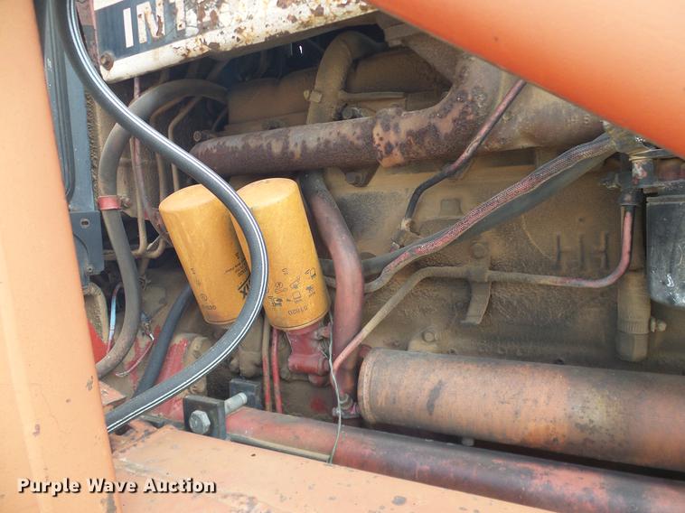 image for item DD1361 1981 International 1486 tractor