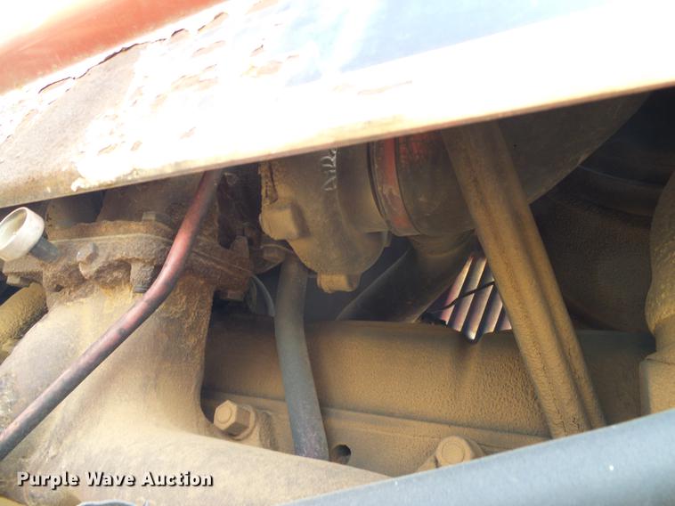 image for item DD1361 1981 International 1486 tractor