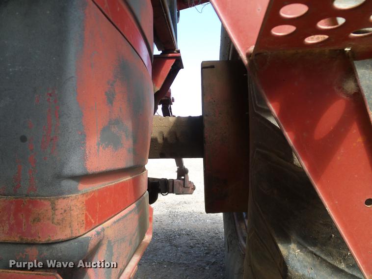 image for item DD1361 1981 International 1486 tractor