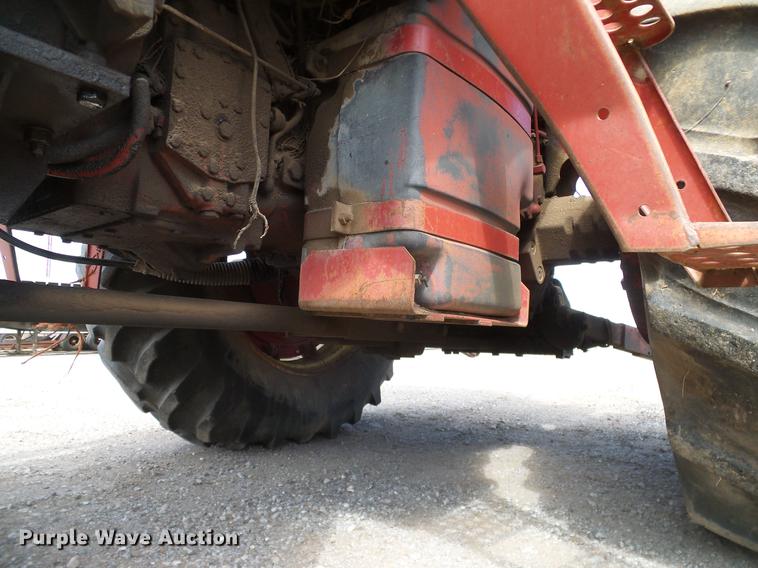 image for item DD1361 1981 International 1486 tractor