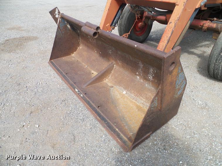 image for item DD1361 1981 International 1486 tractor