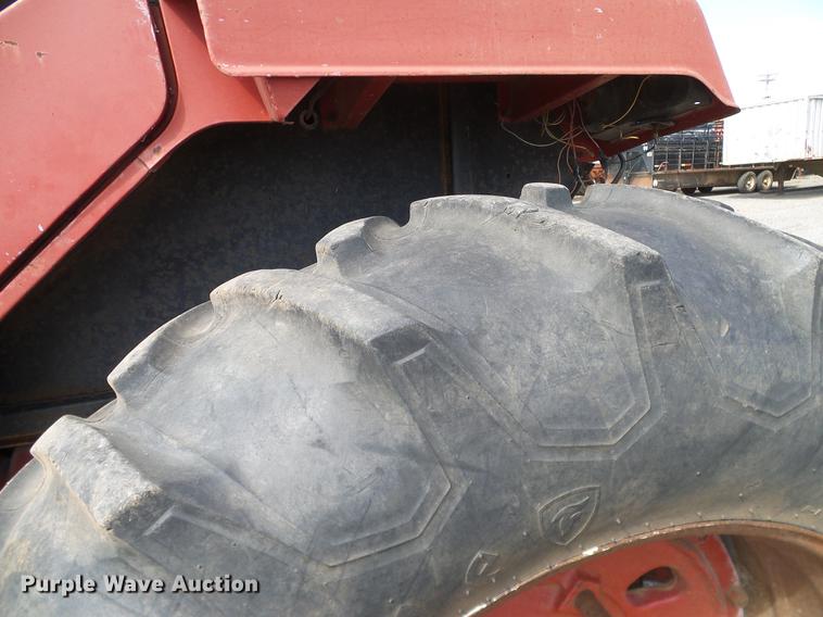 image for item DD1361 1981 International 1486 tractor