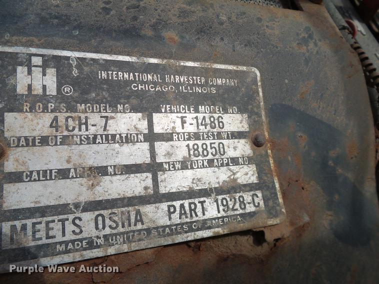 image for item DD1361 1981 International 1486 tractor