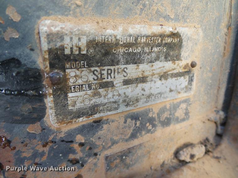 image for item DD1361 1981 International 1486 tractor