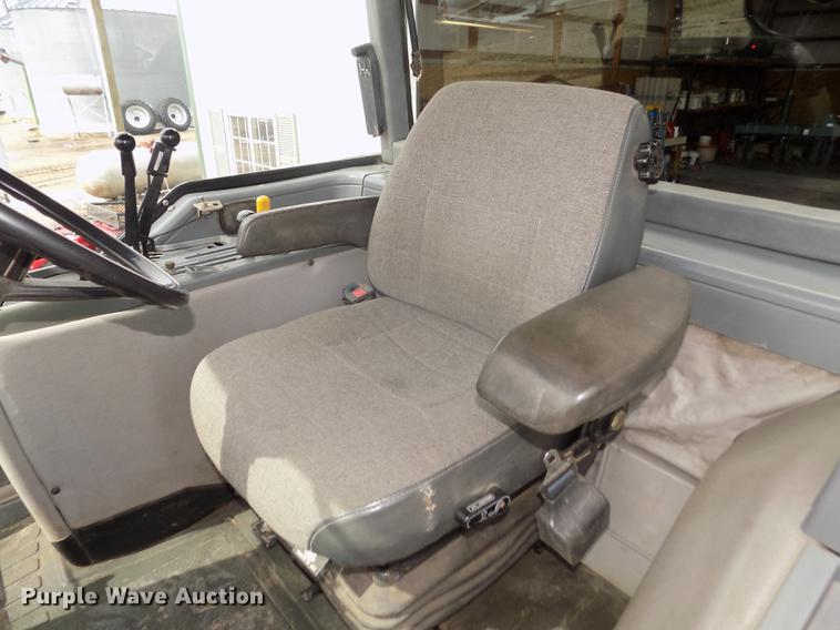 image for item DD2831 1988 Case IH 7110 Magnum tractor