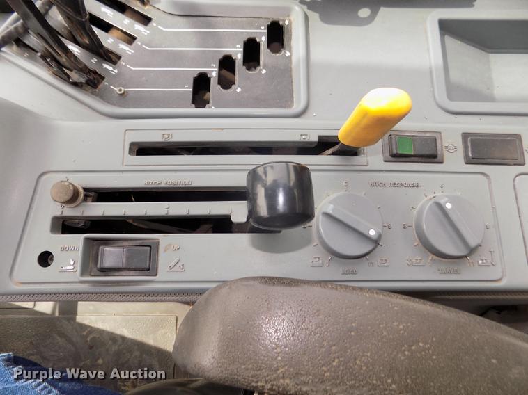 image for item DD2831 1988 Case IH 7110 Magnum tractor