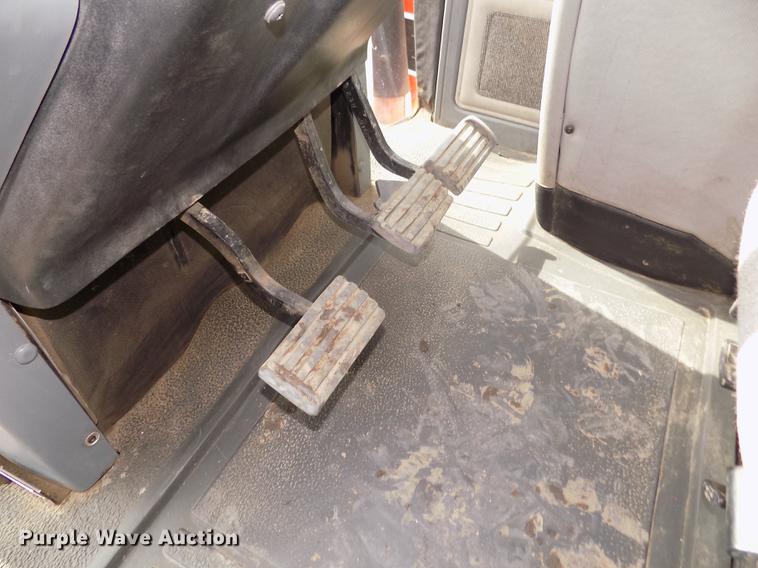 image for item DD2831 1988 Case IH 7110 Magnum tractor