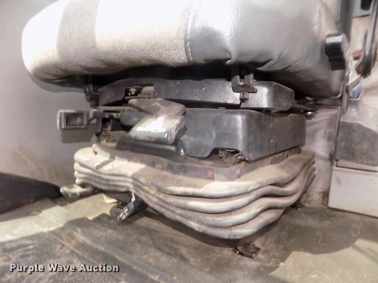 image for item DD2831 1988 Case IH 7110 Magnum tractor