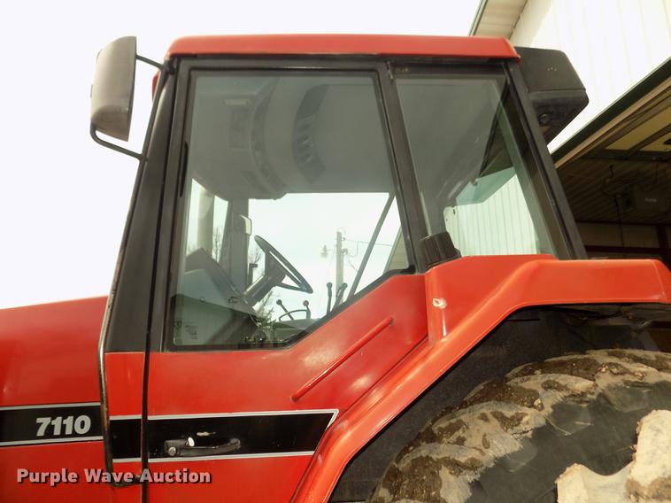 image for item DD2831 1988 Case IH 7110 Magnum tractor