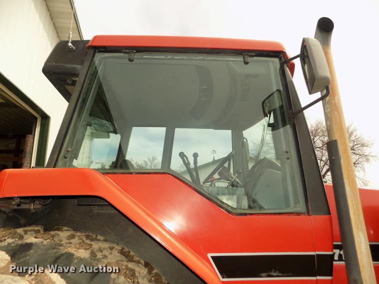 image for item DD2831 1988 Case IH 7110 Magnum tractor