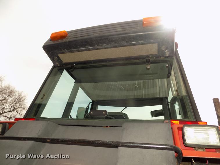 image for item DD2831 1988 Case IH 7110 Magnum tractor