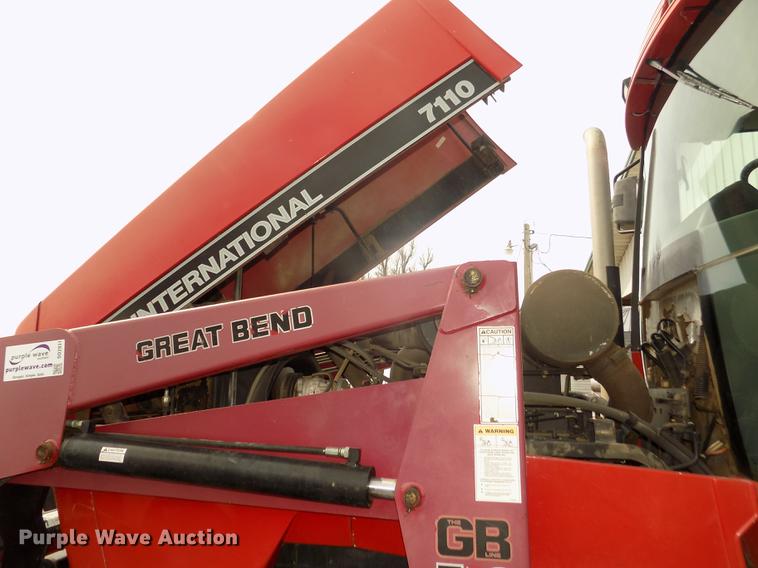 image for item DD2831 1988 Case IH 7110 Magnum tractor