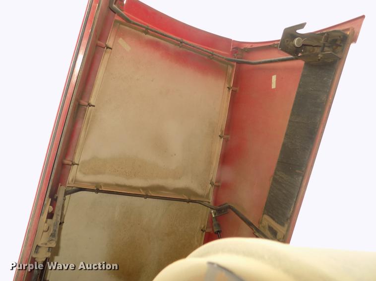 image for item DD2831 1988 Case IH 7110 Magnum tractor