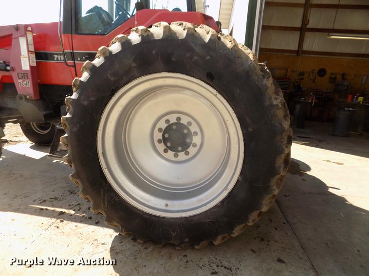 image for item DD2831 1988 Case IH 7110 Magnum tractor
