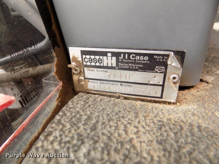 image for item DD2831 1988 Case IH 7110 Magnum tractor