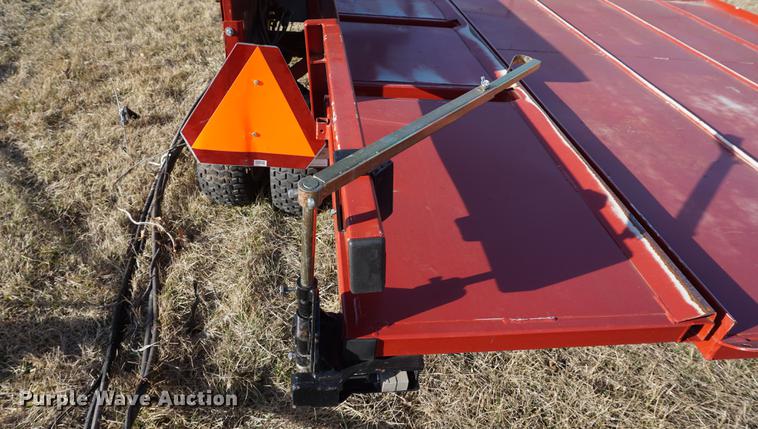 image for item DE3147 Koyker 1200 bale accumulator with bale grabber