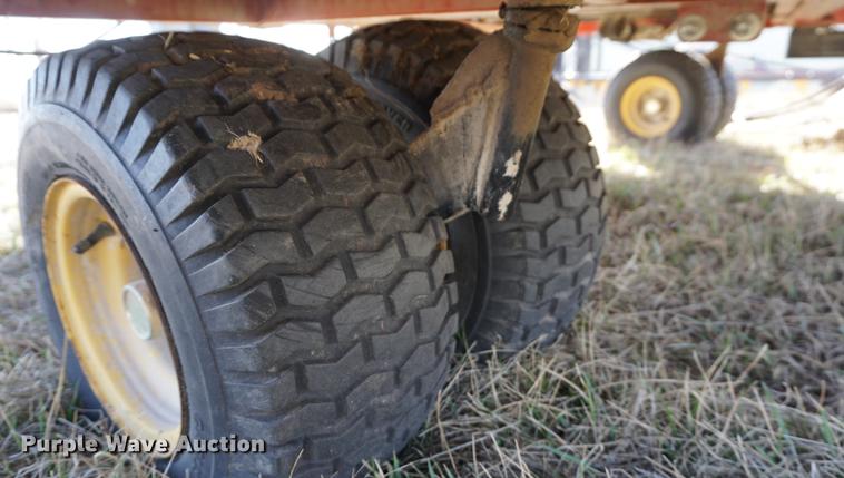 image for item DE3147 Koyker 1200 bale accumulator with bale grabber