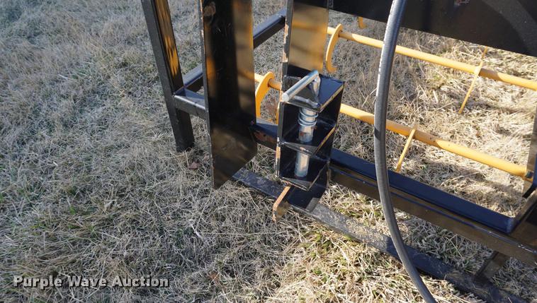 image for item DE3147 Koyker 1200 bale accumulator with bale grabber