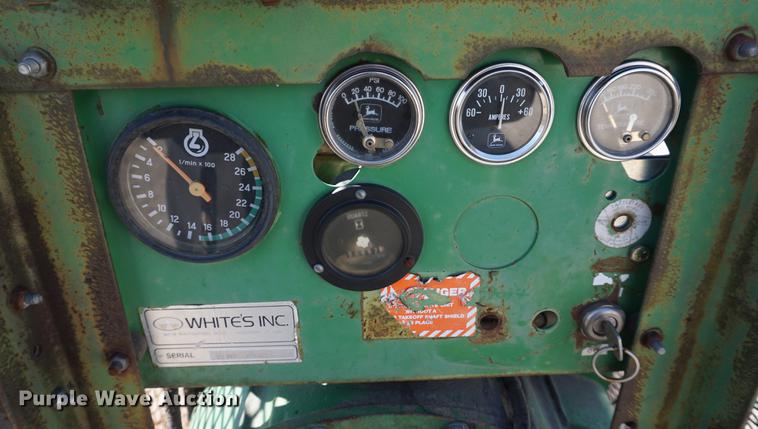 image for item DE3154 John Deere four cylinder diesel engine