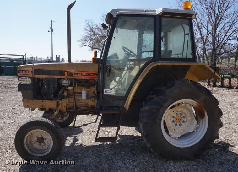 image for item DE3203 Ford New Holland 6640 tractor