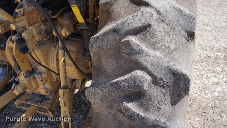 image for item DE3203 Ford New Holland 6640 tractor