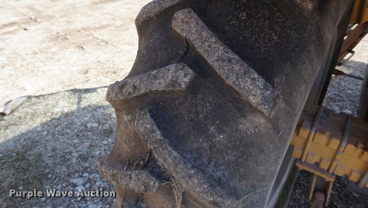 image for item DE3203 Ford New Holland 6640 tractor