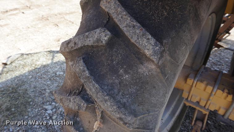 image for item DE3203 Ford New Holland 6640 tractor