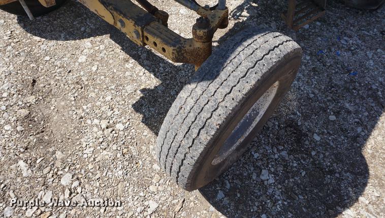 image for item DE3203 Ford New Holland 6640 tractor