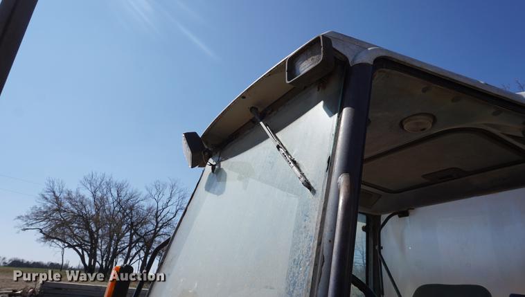 image for item DE3203 Ford New Holland 6640 tractor