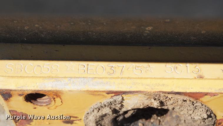 image for item DE3203 Ford New Holland 6640 tractor