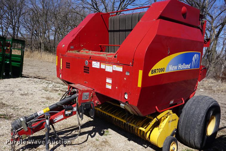 image for item DE3204 2009 New Holland BR7090 round baler
