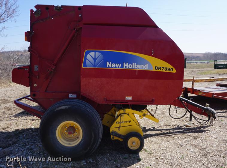 image for item DE3204 2009 New Holland BR7090 round baler