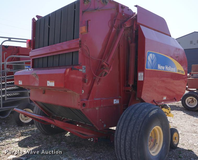 image for item DE3204 2009 New Holland BR7090 round baler