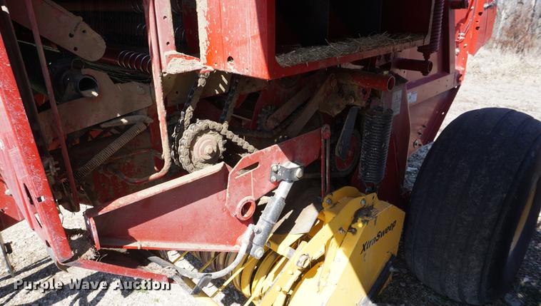 image for item DE3204 2009 New Holland BR7090 round baler