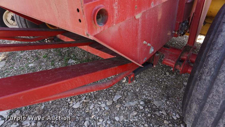 image for item DE3204 2009 New Holland BR7090 round baler