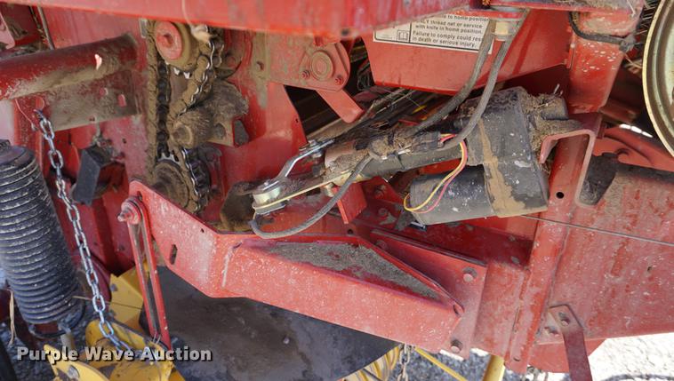 image for item DE3204 2009 New Holland BR7090 round baler