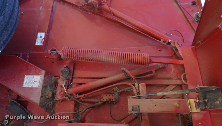 image for item DE3204 2009 New Holland BR7090 round baler