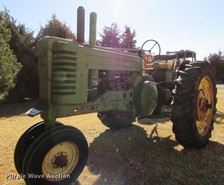 image for item DE6638 1952 John Deere A tractor