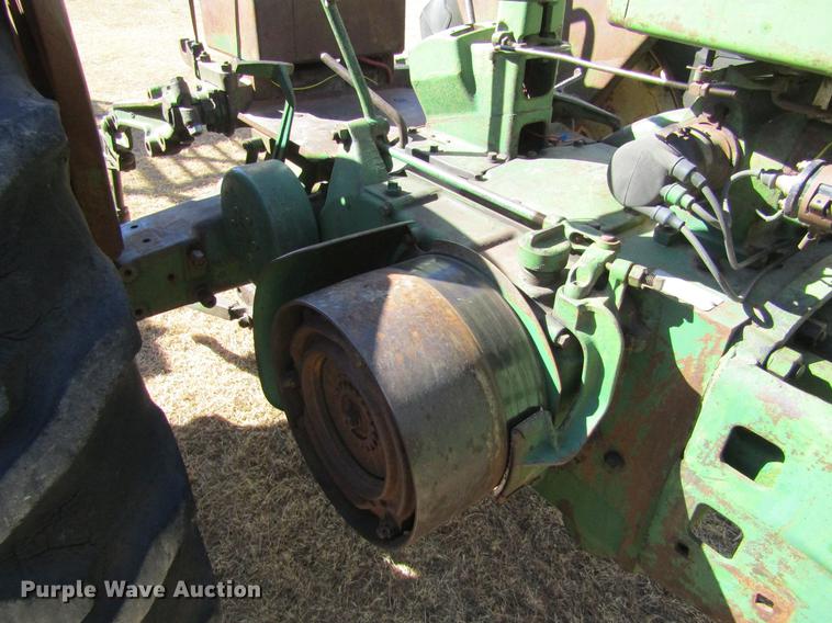 image for item DE6638 1952 John Deere A tractor