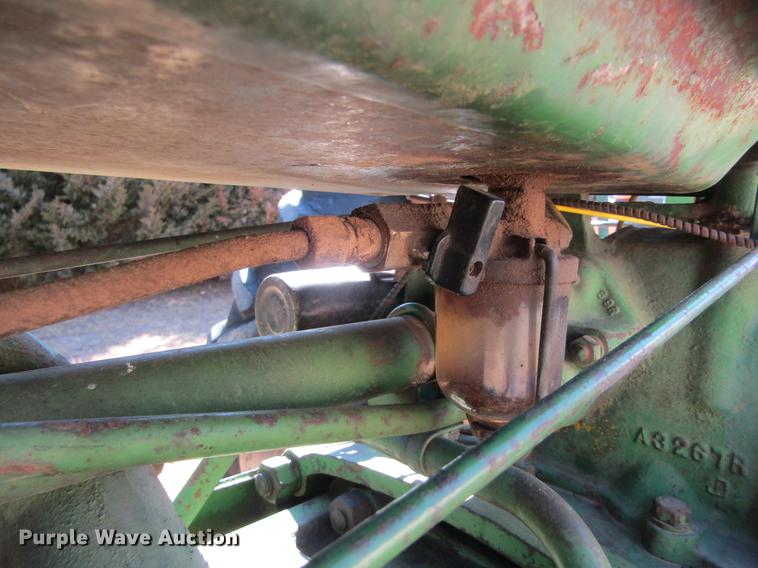 image for item DE6638 1952 John Deere A tractor