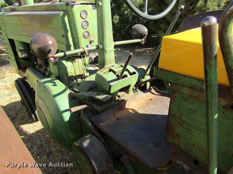 image for item DE6638 1952 John Deere A tractor