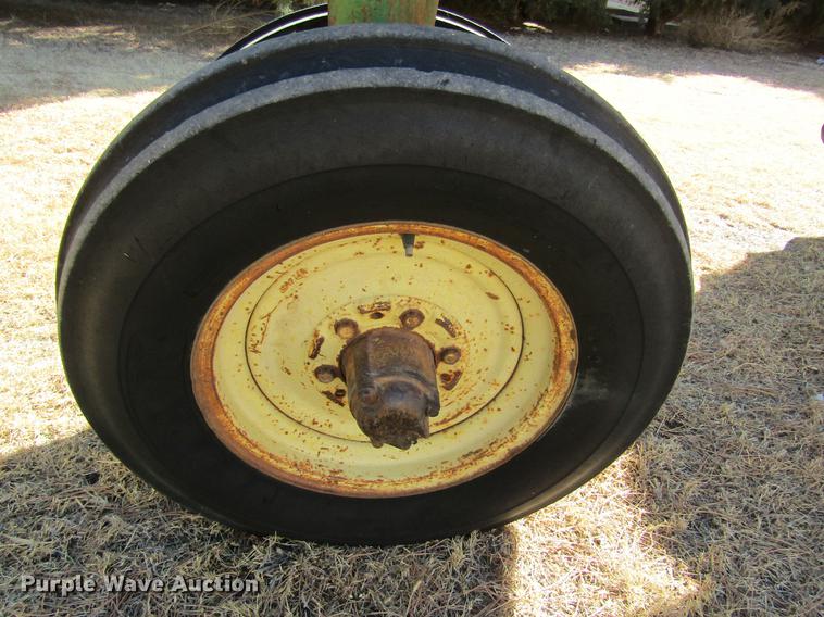 image for item DE6638 1952 John Deere A tractor