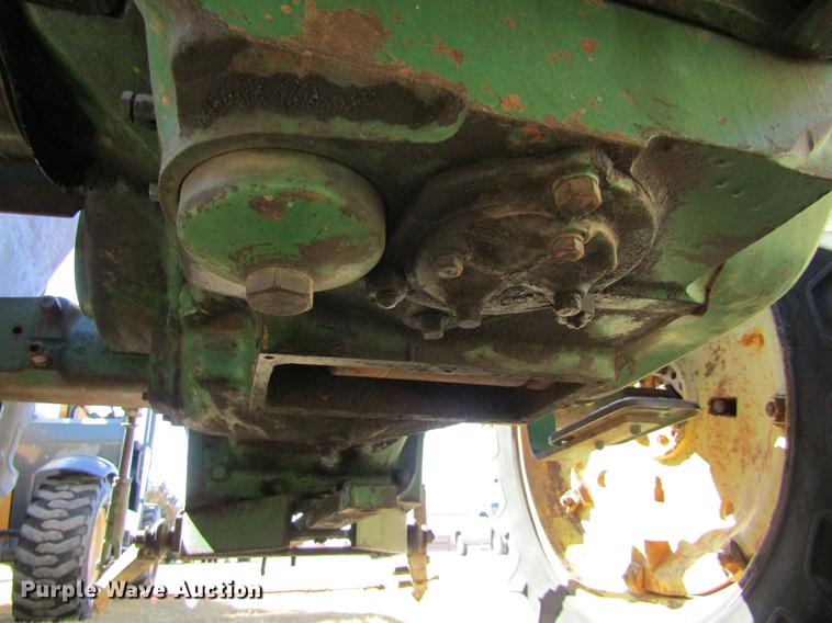 image for item DE6638 1952 John Deere A tractor