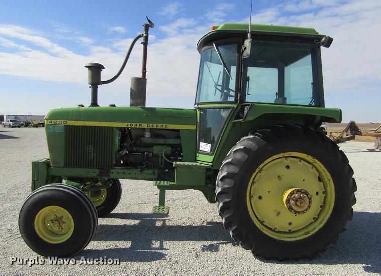 image for item DE6660 1974 John Deere 4230 tractor