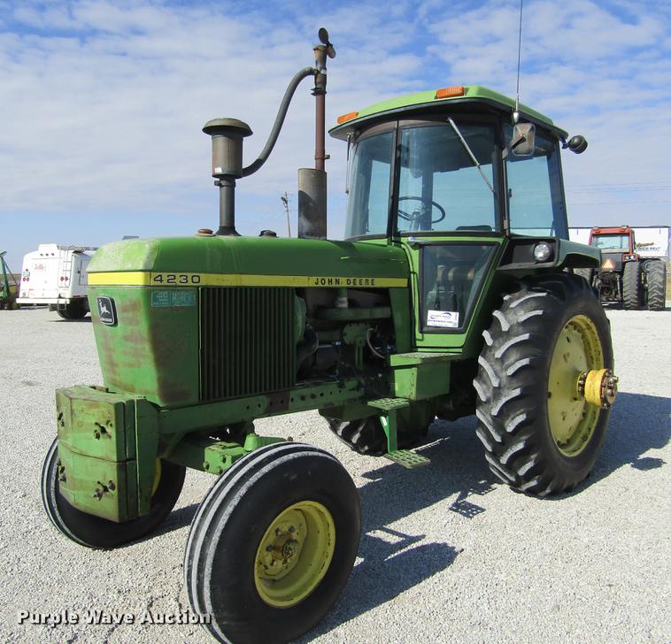 image for item DE6660 1974 John Deere 4230 tractor