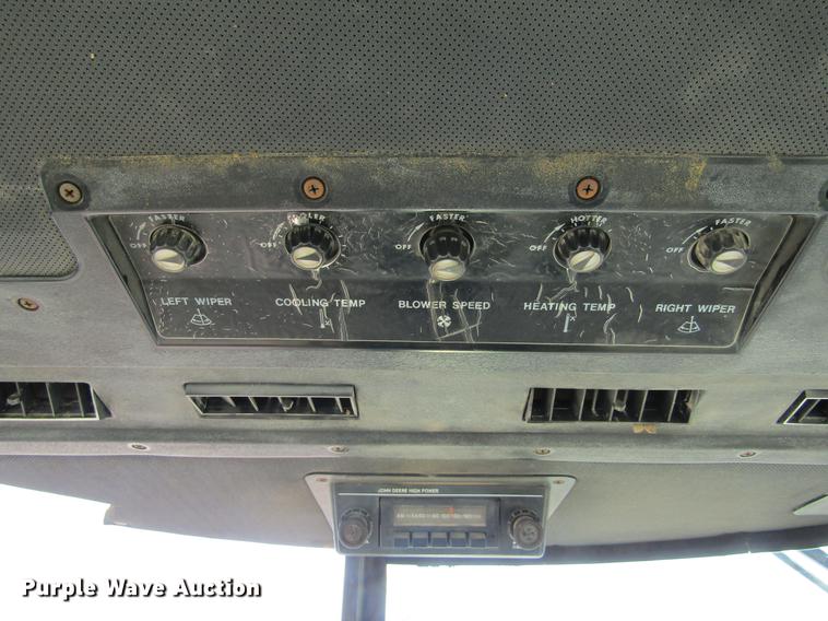 image for item DE6660 1974 John Deere 4230 tractor